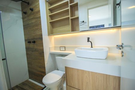 Apartamento para alugar com 57m², 2 quartos e 1 vaga Apartamento para alugar com 57m², 2 quartos e 1 vagaBanheiro da Suíte