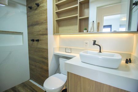 Apartamento para alugar com 57m², 2 quartos e 1 vaga Apartamento para alugar com 57m², 2 quartos e 1 vagaBanheiro social