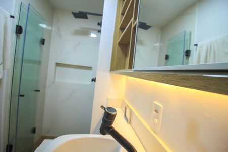 Apartamento para alugar com 57m², 2 quartos e 1 vaga Apartamento para alugar com 57m², 2 quartos e 1 vagaBanheiro social