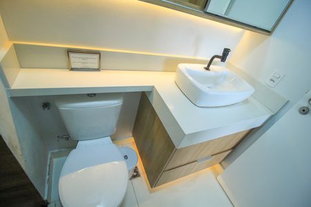 Apartamento para alugar com 57m², 2 quartos e 1 vaga Apartamento para alugar com 57m², 2 quartos e 1 vagaBanheiro da Suíte