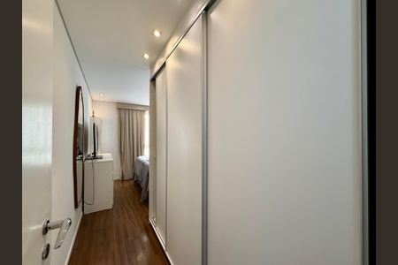 Apartamento para alugar com 69m², 1 quarto e 1 vaga Apartamento para alugar com 69m², 1 quarto e 1 vagaCloset Suite