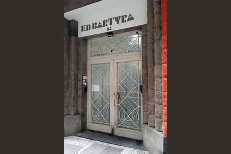 Studio à venda com 35m², 1 quarto e sem vaga Studio à venda com 35m², 1 quarto e sem vagaFachada