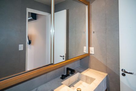 Apartamento à venda com 37m², 1 quarto e 1 vaga Apartamento à venda com 37m², 1 quarto e 1 vagaBanheiro da Suíte