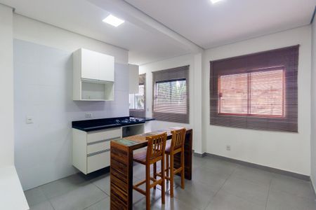 Sala/Cozinha de casa de condomínio para alugar com 1 quarto, 47m² em Vila Ema, São Paulo
