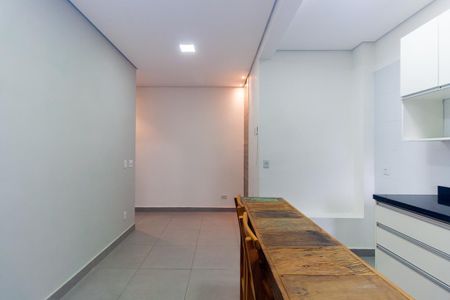 Sala de casa de condomínio para alugar com 1 quarto, 47m² em Vila Ema, São Paulo