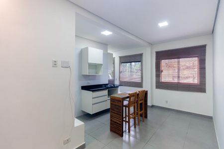 Sala de casa de condomínio para alugar com 1 quarto, 47m² em Vila Ema, São Paulo