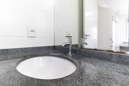Apartamento para alugar com 28m², 1 quarto e sem vaga Apartamento para alugar com 28m², 1 quarto e sem vagaBanheiro da Suíte