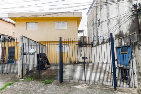 Casa para alugar com 100m², 2 quartos e 1 vaga Casa para alugar com 100m², 2 quartos e 1 vagaFachada