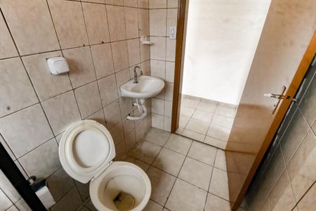 Casa para alugar com 100m², 2 quartos e 1 vaga Casa para alugar com 100m², 2 quartos e 1 vagaBanheiro