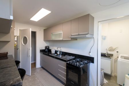 Cozinha de apartamento à venda com 2 quartos, 95m² em Cristal, Porto Alegre