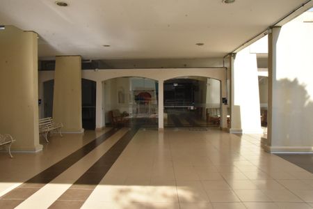 Hall de entrada de apartamento à venda com 3 quartos, 207m² em Centro, Jundiaí