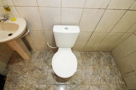 Casa para alugar com 43m², 1 quarto e sem vaga Casa para alugar com 43m², 1 quarto e sem vagaBanheiro