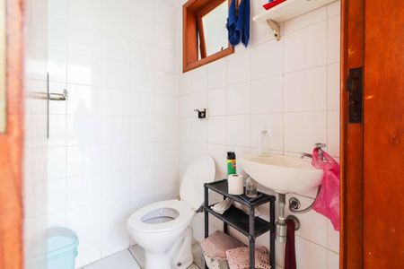 Casa à venda com 226m², 3 quartos e 5 vagas Casa à venda com 226m², 3 quartos e 5 vagasBanheiro de Serviço