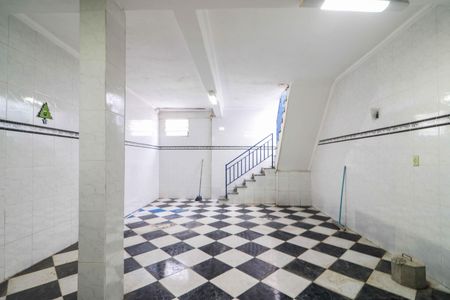 Casa à venda com 226m², 3 quartos e 5 vagas Casa à venda com 226m², 3 quartos e 5 vagasÁrea Comum - Salão