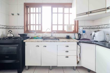 Casa à venda com 226m², 3 quartos e 5 vagas Casa à venda com 226m², 3 quartos e 5 vagasCozinha