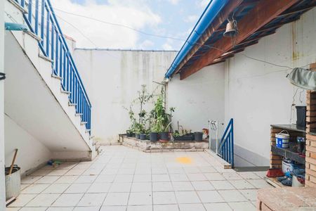 Casa à venda com 226m², 3 quartos e 5 vagas Casa à venda com 226m², 3 quartos e 5 vagasQuintal e Lavanderia