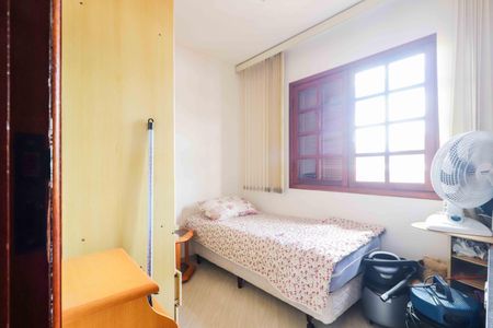 Casa à venda com 226m², 3 quartos e 5 vagas Casa à venda com 226m², 3 quartos e 5 vagasQuarto 2