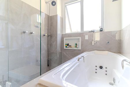 Apartamento à venda com 150m², 1 quarto e 1 vaga Apartamento à venda com 150m², 1 quarto e 1 vagaBanheiro da Suíte