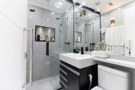 Apartamento à venda com 65m², 2 quartos e 1 vaga Apartamento à venda com 65m², 2 quartos e 1 vagaBanheiro 1