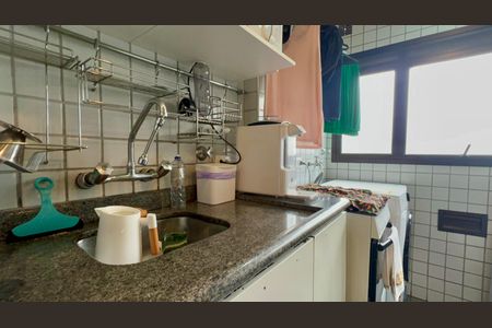 Cozinha de apartamento para alugar com 1 quarto, 56m² em Pinheiros, São Paulo