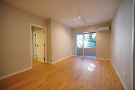 Sala de apartamento para alugar com 2 quartos, 60m² em Córrego Grande, Florianópolis