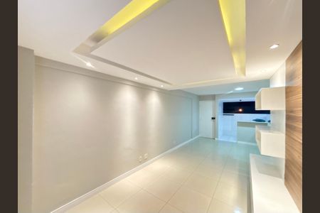Apartamento para alugar com 100m², 2 quartos e 1 vagaSala