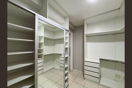 Apartamento para alugar com 100m², 2 quartos e 1 vagaCloset