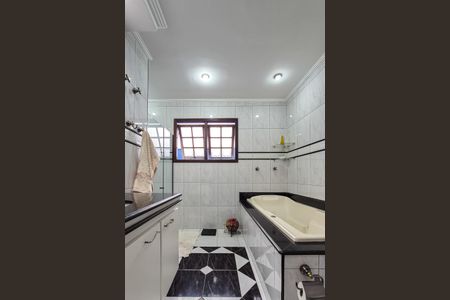 Casa à venda com 276m², 3 quartos e 2 vagasBanheiro da Suíte