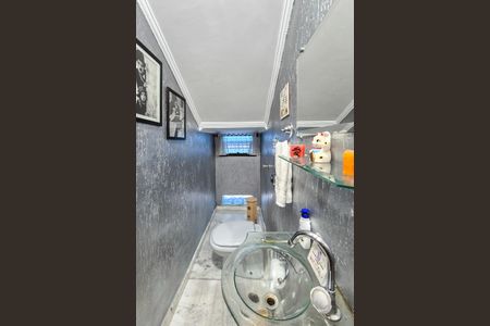 Casa à venda com 276m², 3 quartos e 2 vagasLavabo