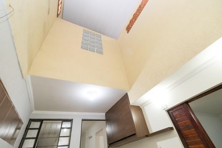 Casa para alugar com 200m², 3 quartos e 2 vagas Casa para alugar com 200m², 3 quartos e 2 vagasClaraboia para ventilação