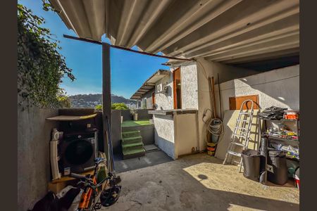 Casa para alugar com 90m², 2 quartos e 1 vagaÁrea de serviço