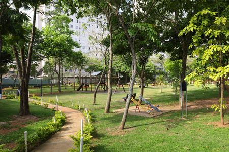 Apartamento para alugar com 45m², 2 quartos e 2 vagasÁrea comum - Playground na área verde