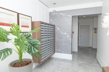 Apartamento para alugar com 45m², 2 quartos e 2 vagas Apartamento para alugar com 45m², 2 quartos e 2 vagasÁrea comum - Saguão do prédio