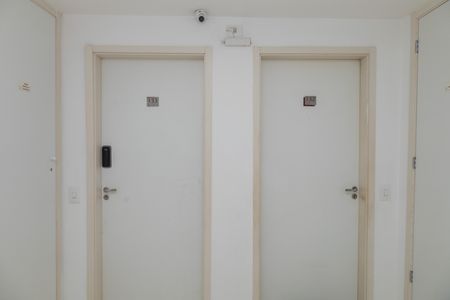 Apartamento para alugar com 45m², 2 quartos e 2 vagas Apartamento para alugar com 45m², 2 quartos e 2 vagasÁrea comum - Saguão do andar