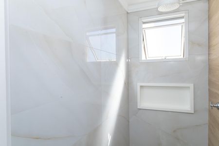 Apartamento para alugar com 45m², 2 quartos e 2 vagas Apartamento para alugar com 45m², 2 quartos e 2 vagasBanheiro