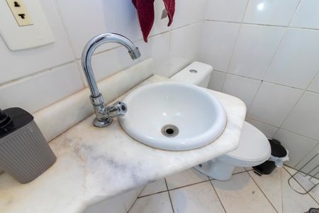 Casa de condomínio à venda com 110m², 3 quartos e 2 vagasBanheiro Social