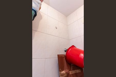 Casa de condomínio à venda com 110m², 3 quartos e 2 vagasBanheiro de Serviço