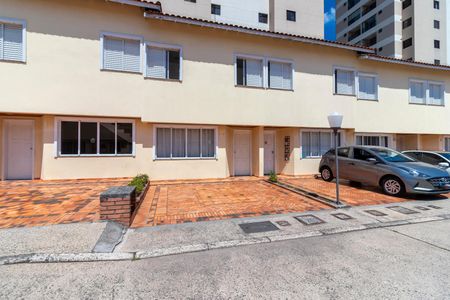 Casa de condomínio à venda com 110m², 3 quartos e 2 vagasGaragem