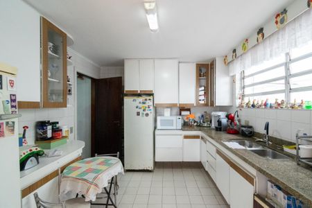 Casa à venda com 134m², 3 quartos e 2 vagas Casa à venda com 134m², 3 quartos e 2 vagasCozinha