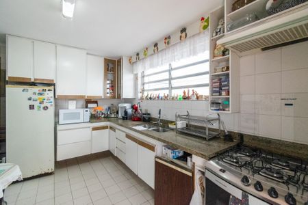 Casa à venda com 134m², 3 quartos e 2 vagas Casa à venda com 134m², 3 quartos e 2 vagasCozinha