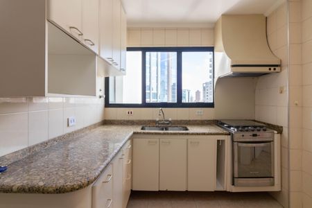 Apartamento para alugar com 144m², 4 quartos e 2 vagas Apartamento para alugar com 144m², 4 quartos e 2 vagasCozinha