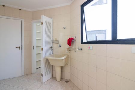 Apartamento para alugar com 144m², 4 quartos e 2 vagas Apartamento para alugar com 144m², 4 quartos e 2 vagasÁrea de Serviço