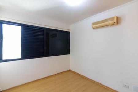 Apartamento para alugar com 144m², 4 quartos e 2 vagas Apartamento para alugar com 144m², 4 quartos e 2 vagasQuarto 3