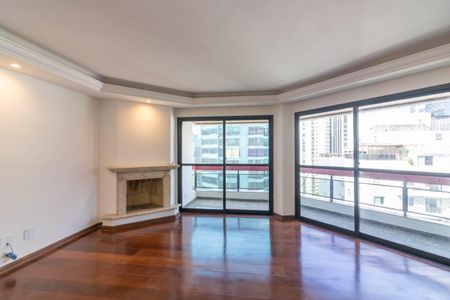 Apartamento para alugar com 144m², 4 quartos e 2 vagas Apartamento para alugar com 144m², 4 quartos e 2 vagasSala