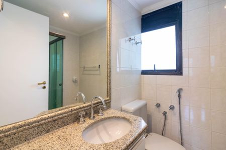 Apartamento para alugar com 144m², 4 quartos e 2 vagas Apartamento para alugar com 144m², 4 quartos e 2 vagasBanheiro social