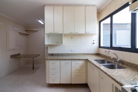 Apartamento para alugar com 144m², 4 quartos e 2 vagas Apartamento para alugar com 144m², 4 quartos e 2 vagasCozinha
