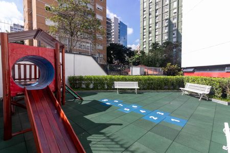 Apartamento para alugar com 144m², 4 quartos e 2 vagas Apartamento para alugar com 144m², 4 quartos e 2 vagasÁrea comum - Playground