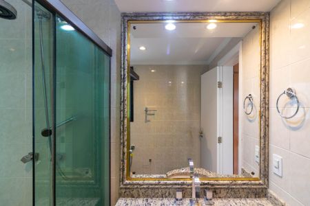 Apartamento para alugar com 144m², 4 quartos e 2 vagas Apartamento para alugar com 144m², 4 quartos e 2 vagasBanheiro da Suíte