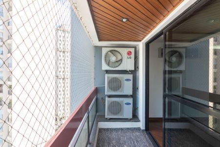 Apartamento para alugar com 144m², 4 quartos e 2 vagas Apartamento para alugar com 144m², 4 quartos e 2 vagasVaranda da Sala