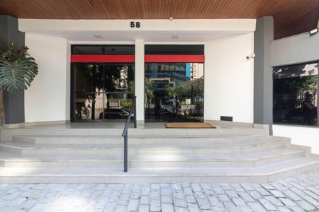 Apartamento para alugar com 144m², 4 quartos e 2 vagas Apartamento para alugar com 144m², 4 quartos e 2 vagasEntrada